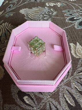 Curiosa cocktail ring
Square cut, Green, 18k gold finish